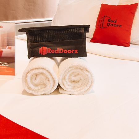 Reddoorz At Hotel Rosemarie 帕赛 外观 照片