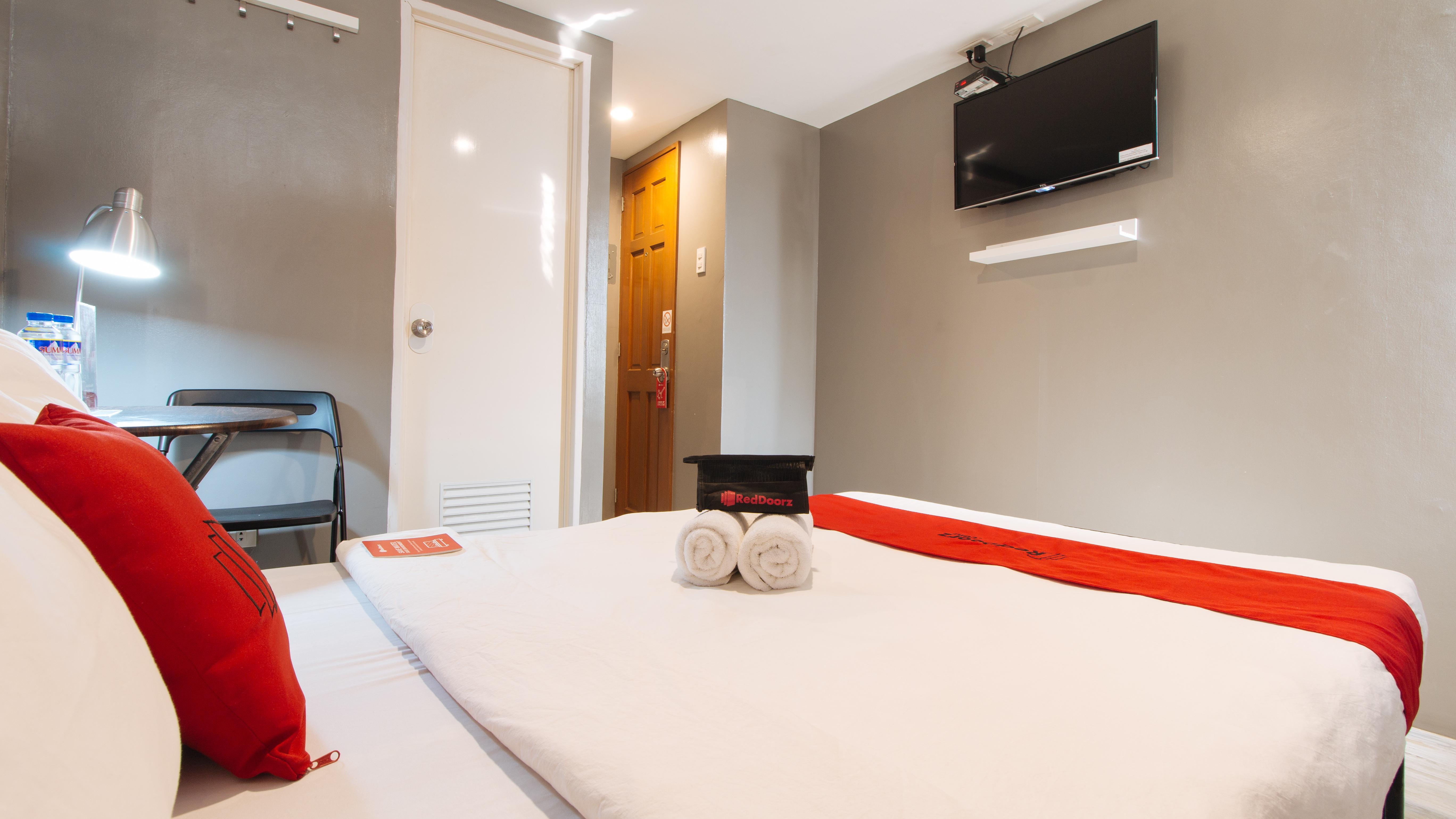 Reddoorz At Hotel Rosemarie 帕赛 外观 照片