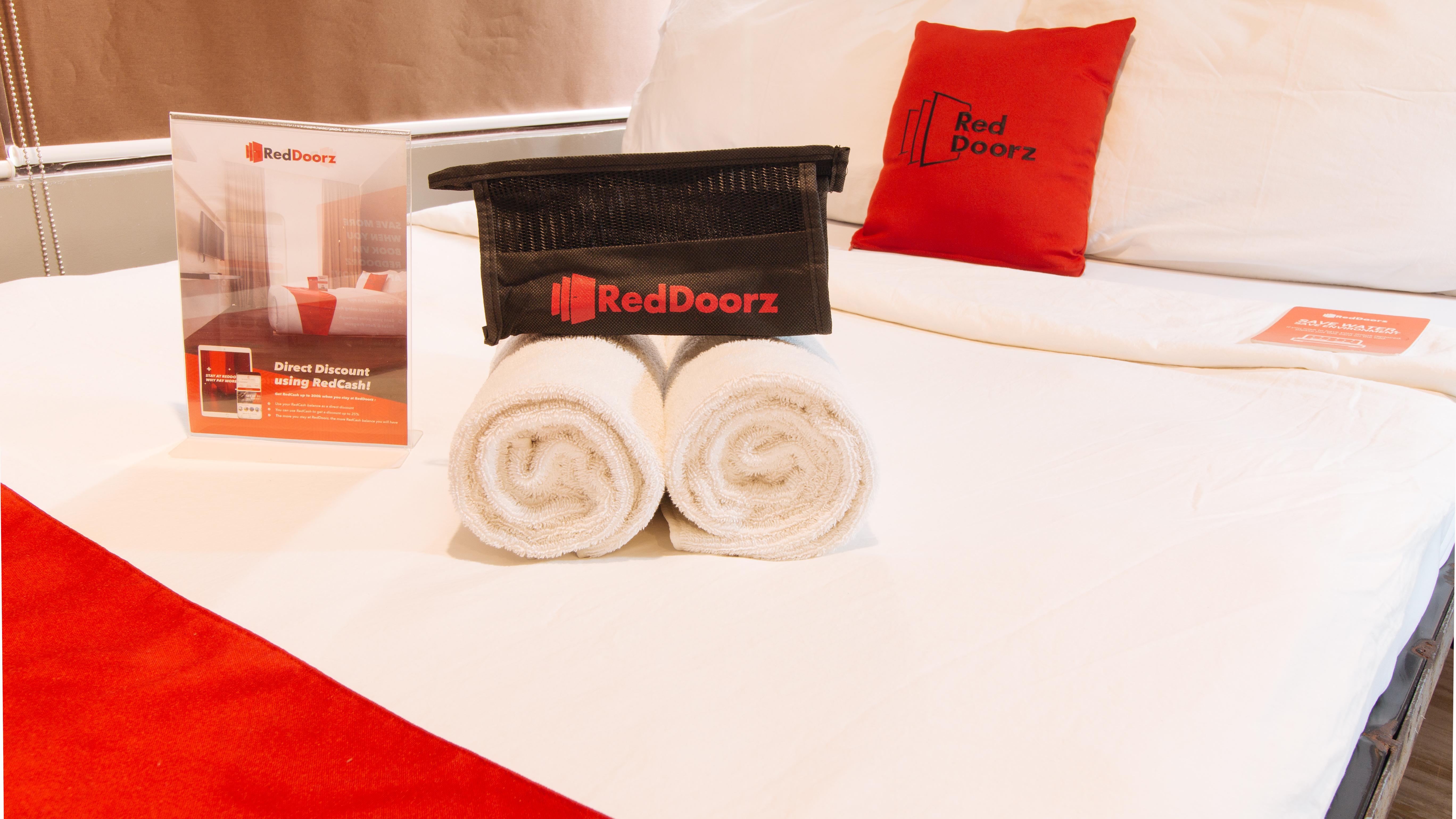 Reddoorz At Hotel Rosemarie 帕赛 外观 照片