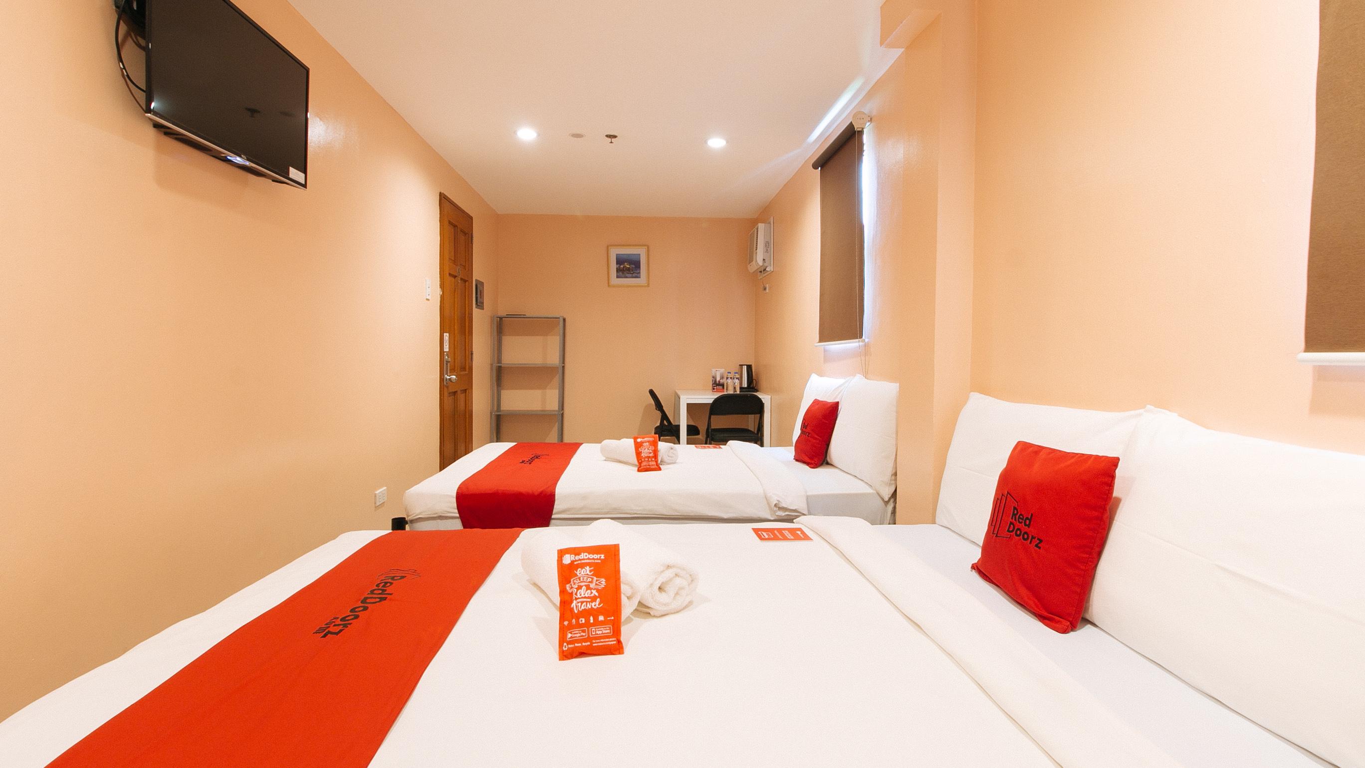 Reddoorz At Hotel Rosemarie 帕赛 外观 照片