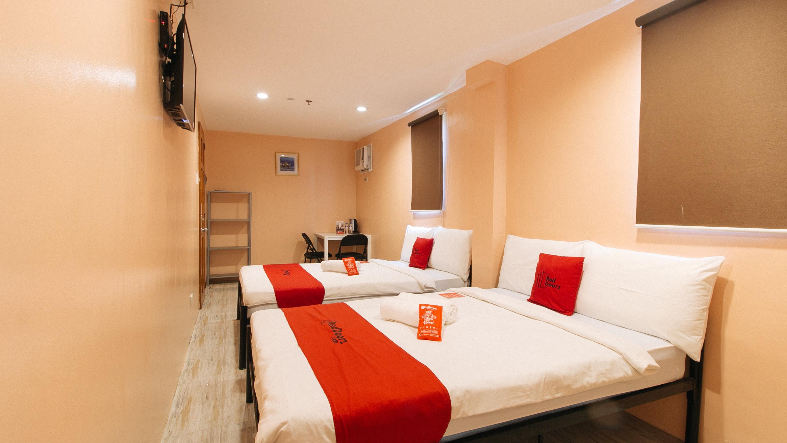 Reddoorz At Hotel Rosemarie 帕赛 外观 照片