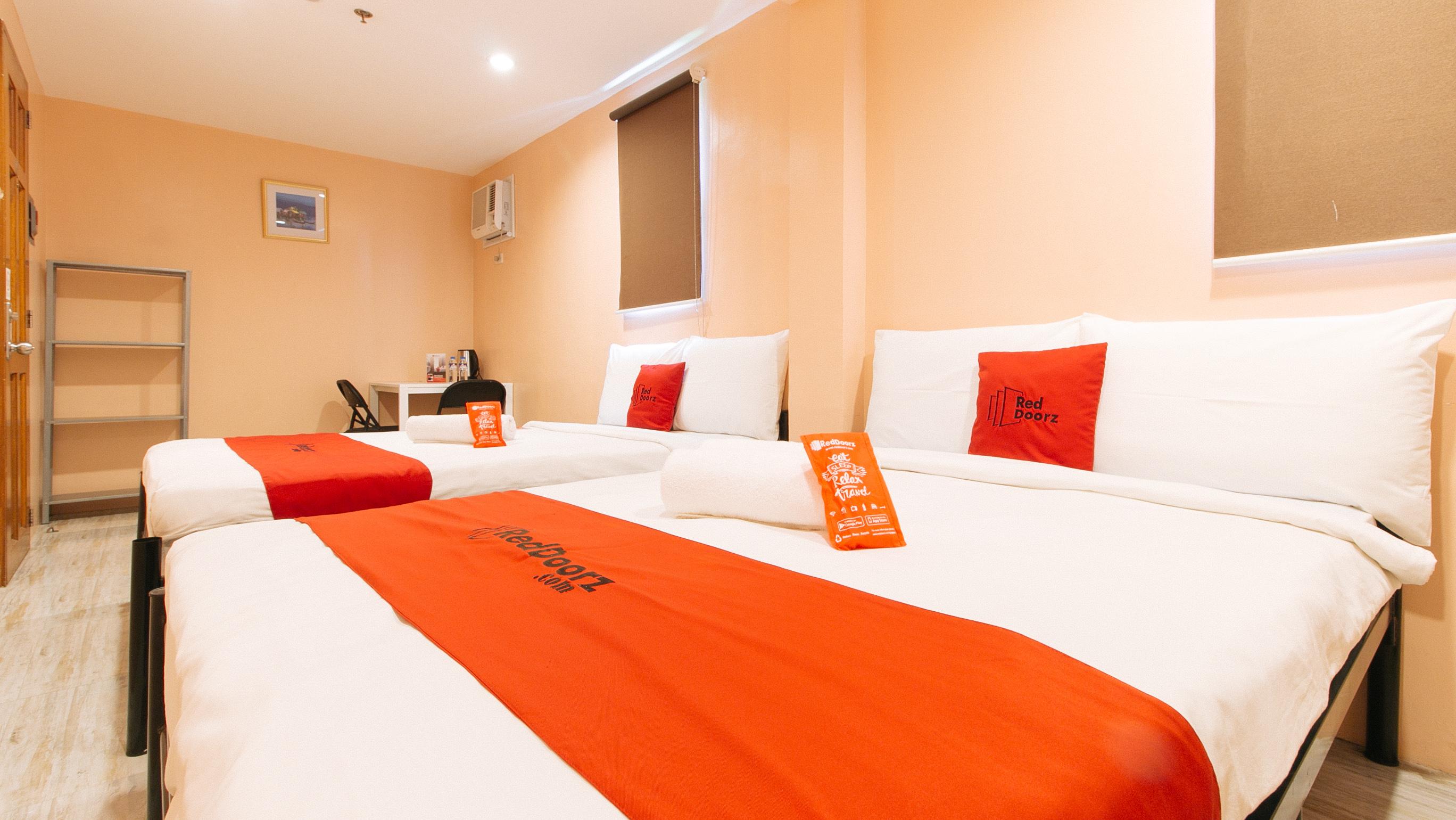 Reddoorz At Hotel Rosemarie 帕赛 外观 照片