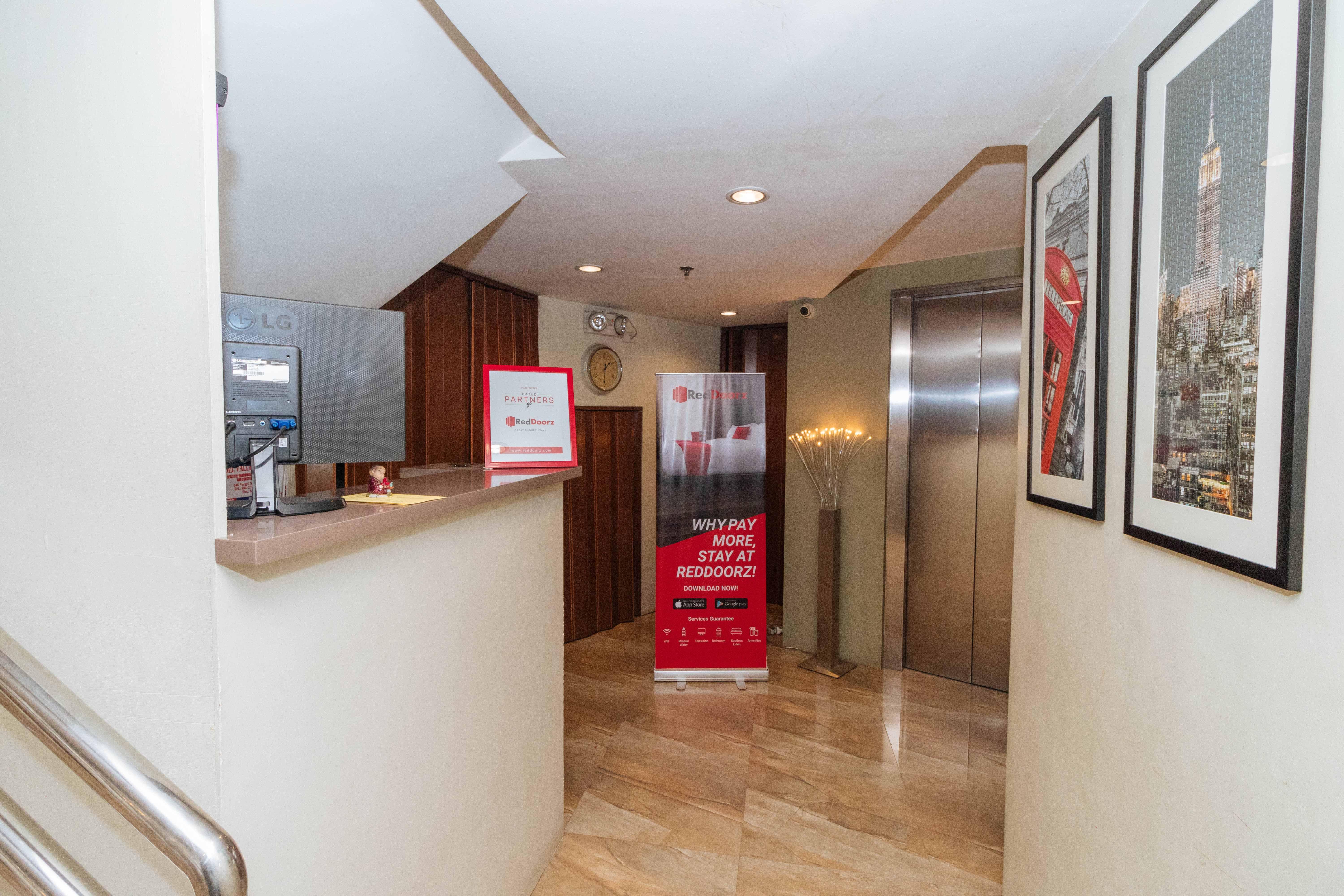 Reddoorz At Hotel Rosemarie 帕赛 外观 照片